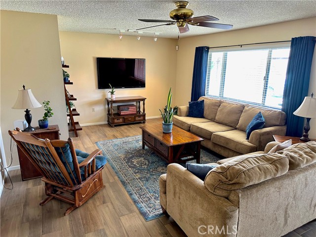Detail Gallery Image 9 of 39 For 29460 Thornhill Dr, Menifee,  CA 92586 - 2 Beds | 2 Baths