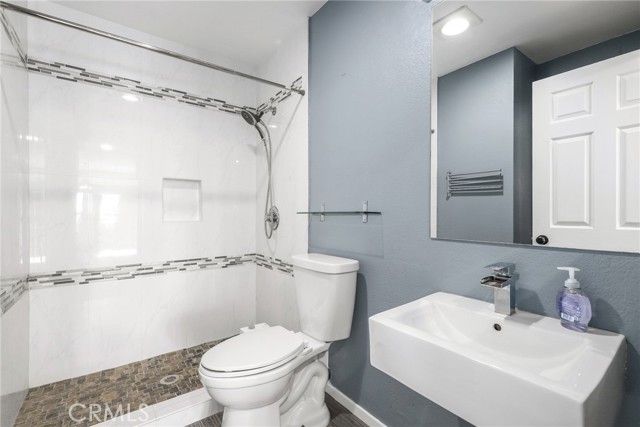 Detail Gallery Image 23 of 33 For 3408 Hathaway Ave #301,  Long Beach,  CA 90815 - 2 Beds | 2 Baths