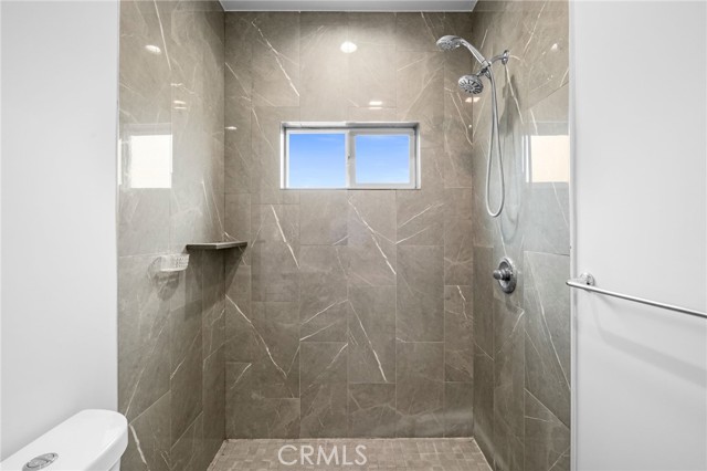 8227 Ben Avenue, North Hollywood CA: https://media.crmls.org/medias/b7009199-c883-4ff7-9787-0da38ee7867f.jpg