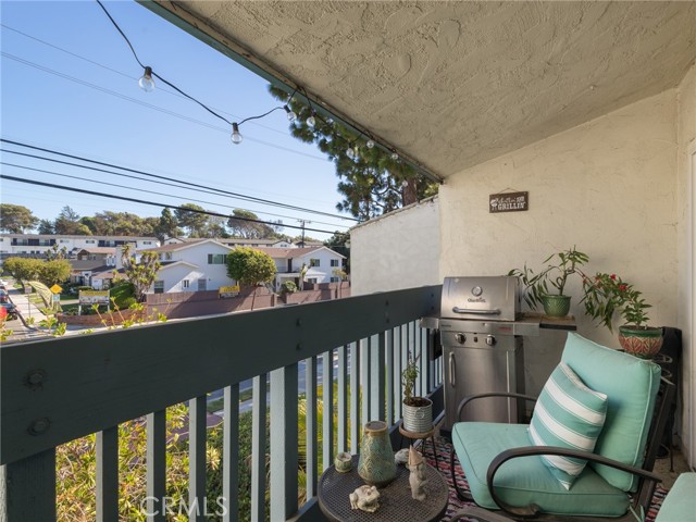 649 Prospect Avenue, Redondo Beach, California 90277, 2 Bedrooms Bedrooms, ,1 BathroomBathrooms,Residential,Sold,Prospect,IN21235128