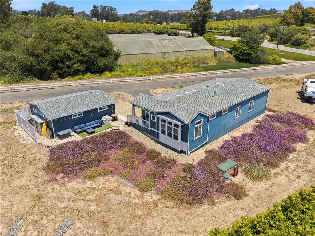 https://media.crmls.org/medias/b7021336-540d-4df7-8ab4-f1f852c2b3a4.jpg?preset=X-Large