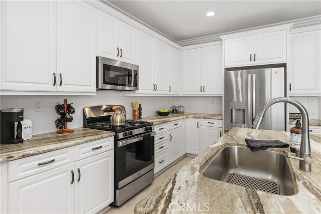 Detail Gallery Image 10 of 48 For 3056 Eveningcloud St, Hemet,  CA 92543 - 3 Beds | 2/1 Baths