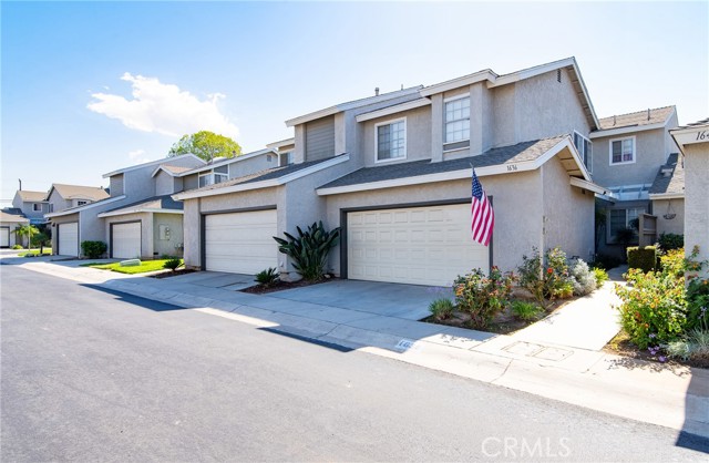 Detail Gallery Image 2 of 30 For 1636 Sumac Pl, Corona,  CA 92882 - 2 Beds | 2/1 Baths