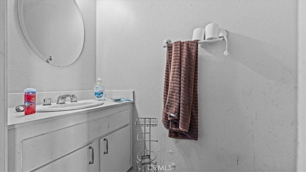 https://media.crmls.org/medias/b70324df-c720-4244-93a3-4b9d03c61210.jpg?preset=X-Large