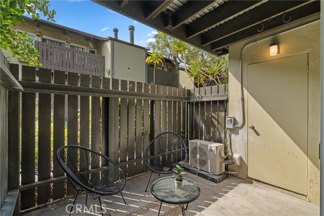 4822 Hollow Corner Road, Culver City CA: https://media.crmls.org/medias/b704348e-cc8b-4dd7-8f81-2c36fe1a1433.jpg