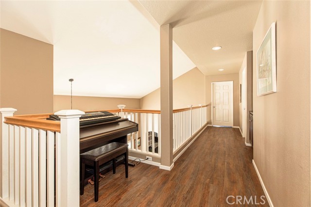 28741 Park Woodland Place, Saugus CA: https://media.crmls.org/medias/b705208e-7433-45b1-8f8d-a1bd7ec89023.jpg