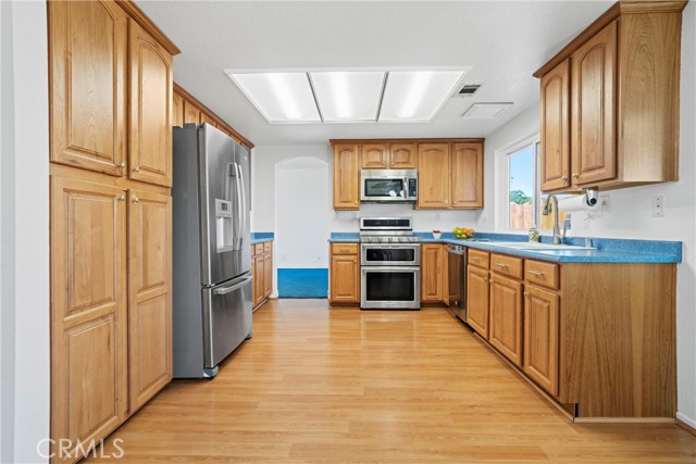 1605 Kings Road, Palmdale CA: https://media.crmls.org/medias/b7052a25-d4d8-42fd-86c7-90ebb0ca5484.jpg