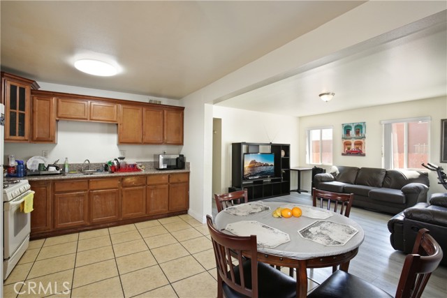 Detail Gallery Image 6 of 53 For 8718 Menlo Ave, Los Angeles,  CA 90044 - – Beds | – Baths