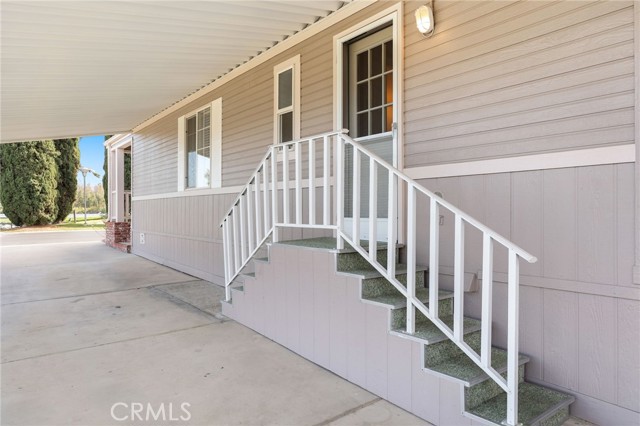15111 Pipeline Avenue, Chino Hills CA: https://media.crmls.org/medias/b705bf0b-7ef2-426a-87fb-1e7b661e5352.jpg