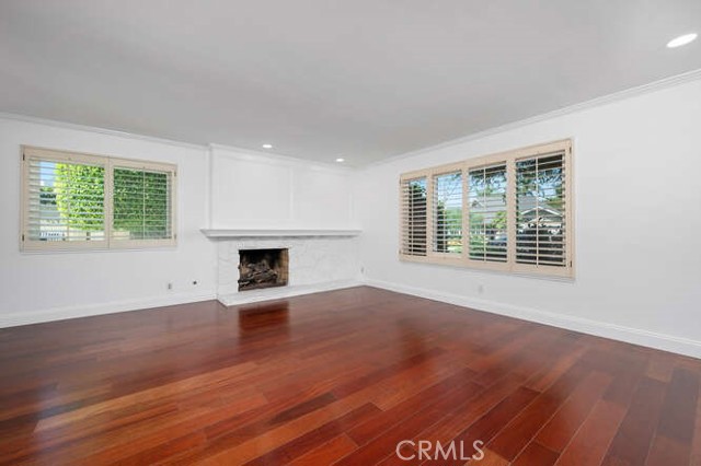 9572 Indian Wells Circle, Huntington Beach CA: https://media.crmls.org/medias/b7069b11-f294-421c-bbf1-c0d8b9910891.jpg