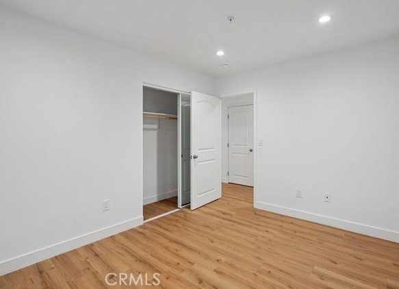 https://media.crmls.org/medias/b706f184-eb0c-4fa3-b8bf-377cfac4c961.jpg?preset=X-Large