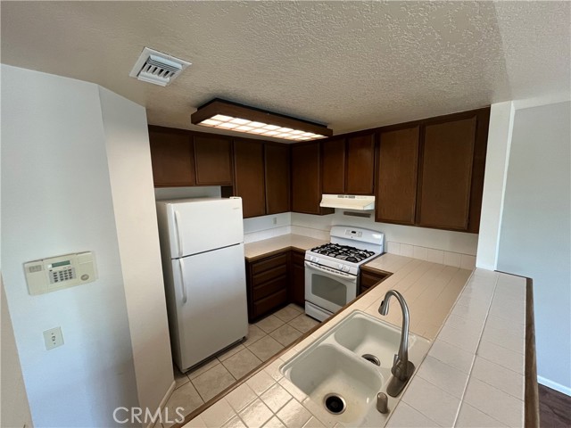 Detail Gallery Image 5 of 12 For 22185 Rim Pointe 4h,  Lake Forest,  CA 92630 - 1 Beds | 1 Baths