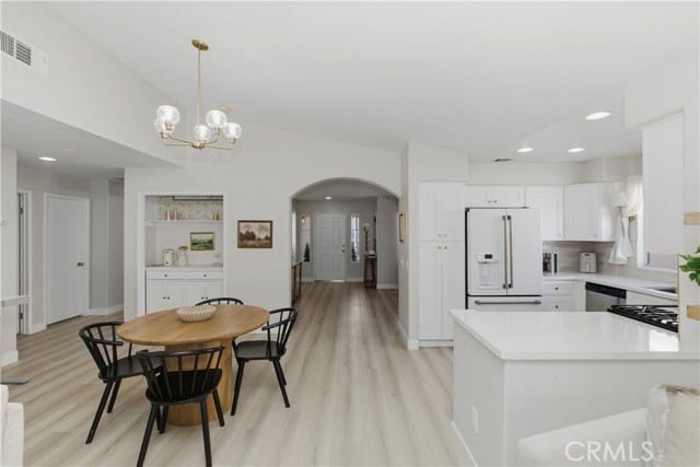 Detail Gallery Image 15 of 44 For 3199 Rowena, Corona,  CA 92882 - 3 Beds | 2 Baths