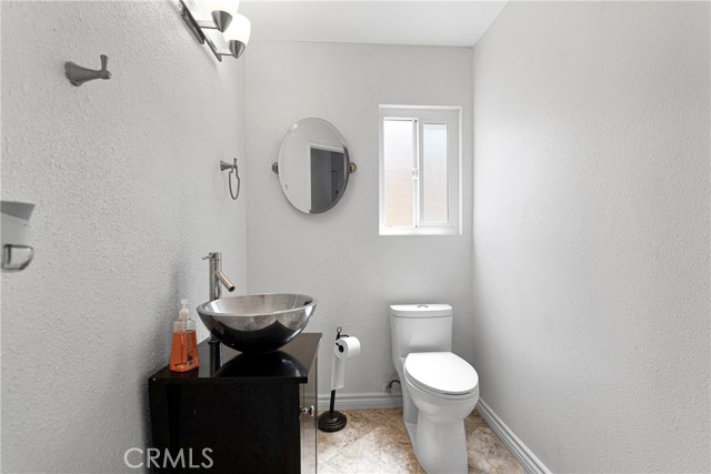 Detail Gallery Image 18 of 41 For 417 Colfax Cir, Corona,  CA 92879 - 4 Beds | 2/1 Baths