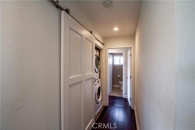 hallway into 2nd bedroom