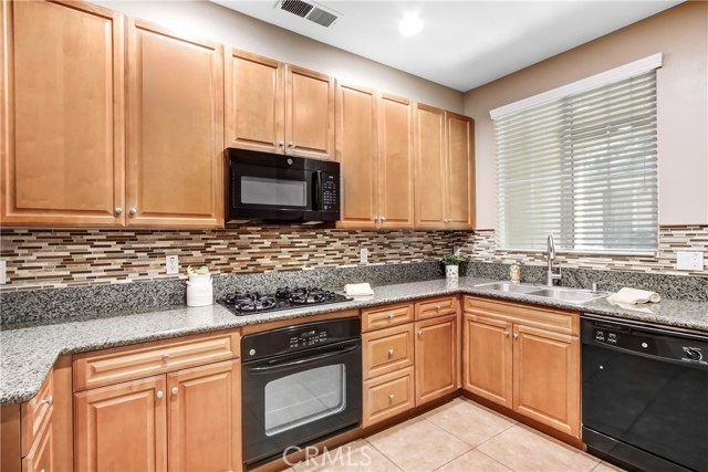 Detail Gallery Image 5 of 35 For 30505 Canyon Hills #2505,  Lake Elsinore,  CA 92532 - 3 Beds | 2/1 Baths
