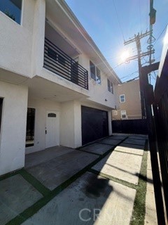 Detail Gallery Image 2 of 32 For 1130 Browning, Los Angeles,  CA 90037 - 3 Beds | 3/1 Baths