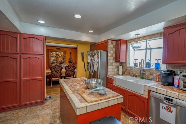 Detail Gallery Image 22 of 47 For 26615 Mountain Park Rd, Canyon Country,  CA 91387 - 3 Beds | 3 Baths