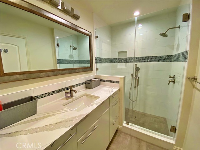 Detail Gallery Image 8 of 24 For 230 S Catalina Ave #107,  Redondo Beach,  CA 90277 - 2 Beds | 2 Baths