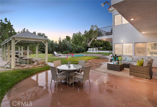 4020 Clarinda Drive, Tarzana CA: https://media.crmls.org/medias/b709afb8-e0ce-4a5d-9266-2eb6c8814520.jpg