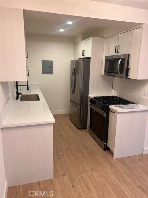 1019 6th Street, Santa Monica CA: https://media.crmls.org/medias/b70bc8bd-6208-42a8-a997-0d7b92617d36.jpg