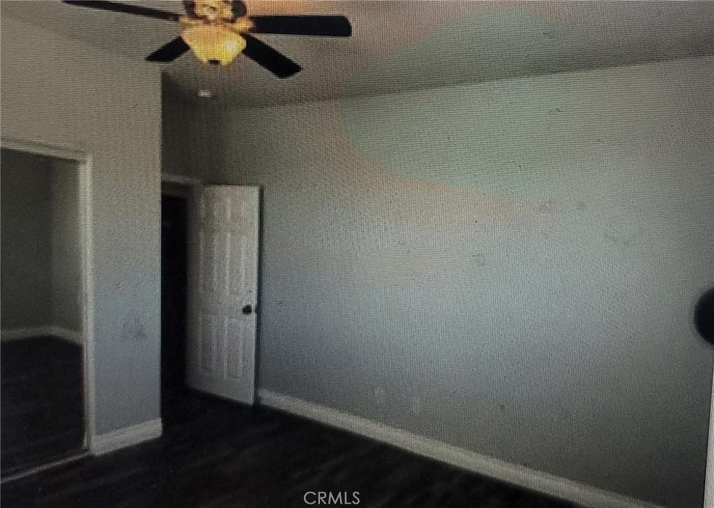 https://media.crmls.org/medias/b70be7ad-122d-4cbd-941d-e1a5e19df2c2.jpg?preset=X-Large