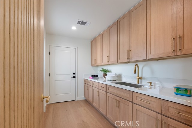 Image 44 of 63 For 2989 Ceylon Drive