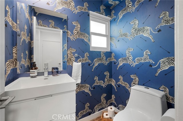 Detail Gallery Image 14 of 31 For 5435 Yarmouth #7,  Encino,  CA 91316 - 2 Beds | 2/1 Baths