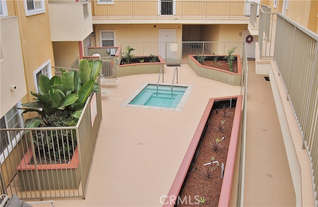 Detail Gallery Image 7 of 24 For 1215 E San Antonio Dr, Long Beach,  CA 90807 - 2 Beds | 2 Baths
