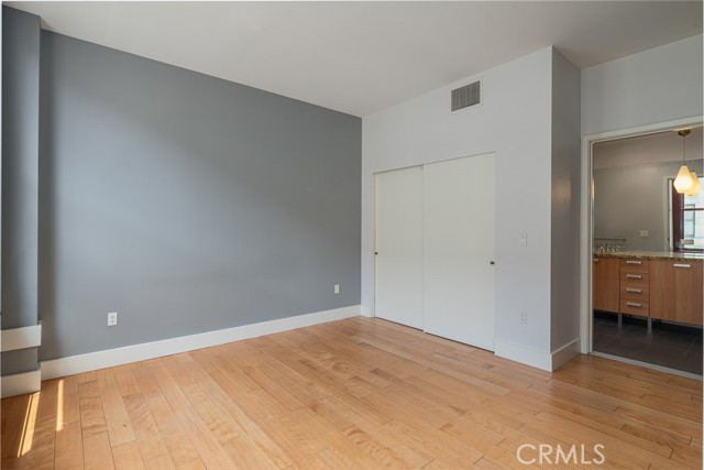 Detail Gallery Image 7 of 25 For 460 S Spring St #1013,  Los Angeles,  CA 90013 - 2 Beds | 2 Baths