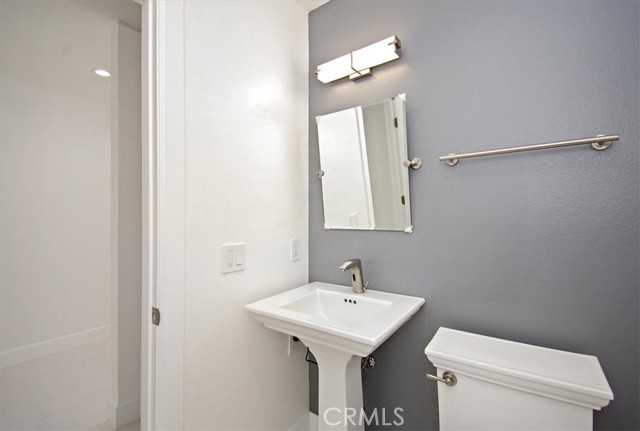 Detail Gallery Image 14 of 35 For 510 N Francisca Ave #C,  Redondo Beach,  CA 90277 - 3 Beds | 2/1 Baths