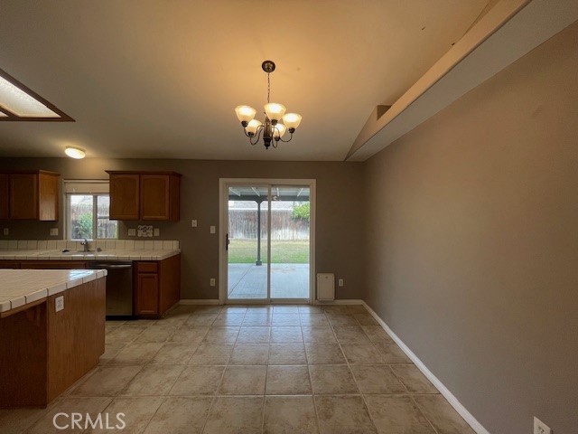 Detail Gallery Image 4 of 17 For 12608 Mauna Loa Ave, Bakersfield,  CA 93312 - 4 Beds | 2 Baths