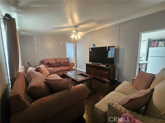 Detail Gallery Image 12 of 24 For 16600 Downey Ave #27,  Paramount,  CA 90723 - 4 Beds | 2 Baths