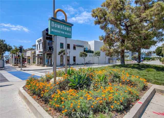 Detail Gallery Image 1 of 32 For 1140 Ocean Dr, Manhattan Beach,  CA 90266 - 2 Beds | 2 Baths