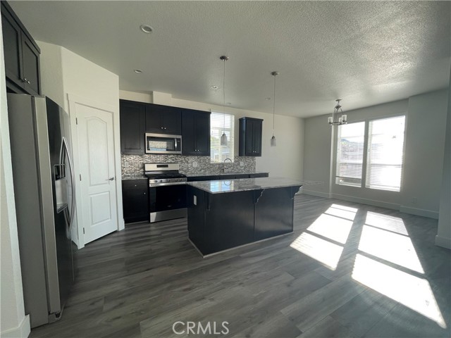 Detail Gallery Image 3 of 18 For 3500 Buchanan St #138,  Riverside,  CA 92503 - 3 Beds | 2 Baths