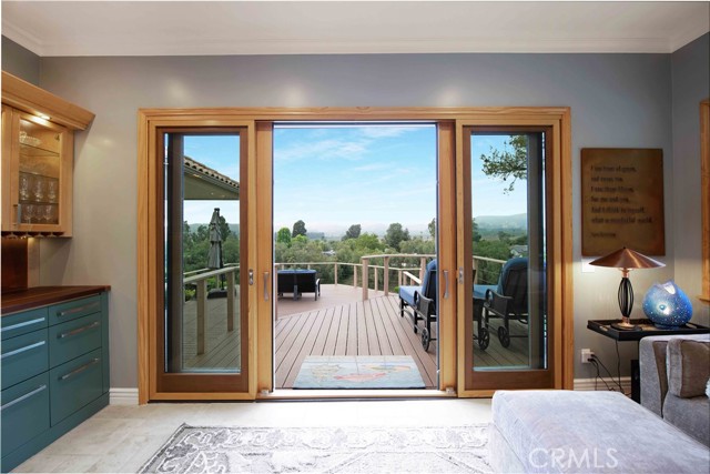 1525 Ramona Drive, Camarillo CA: https://media.crmls.org/medias/b7101c80-7f11-4f25-8f3b-3ab45358de87.jpg