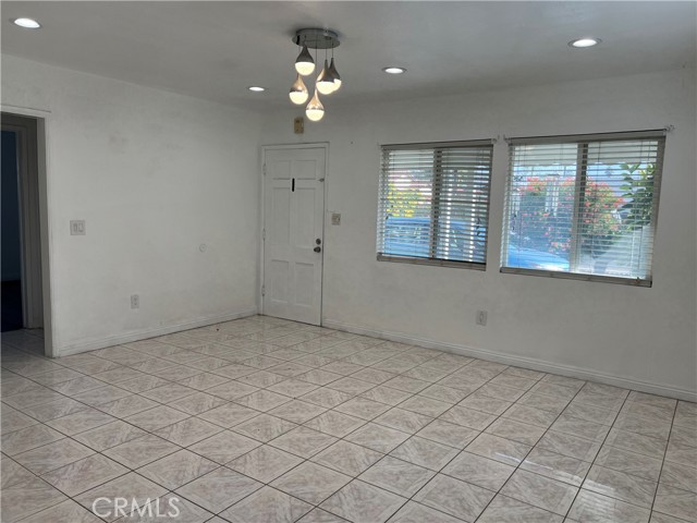 Detail Gallery Image 7 of 28 For 7014 Conejo, San Bernardino,  CA 92404 - 2 Beds | 2 Baths