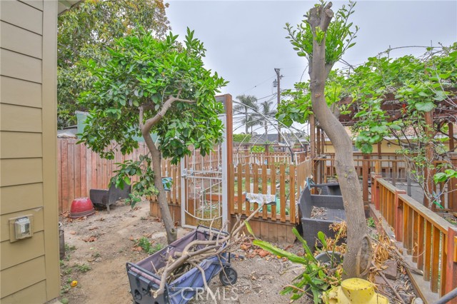 717 Ultimo Avenue, Long Beach CA: https://media.crmls.org/medias/b710a1aa-35cf-40f5-b716-b1932ca37f36.jpg