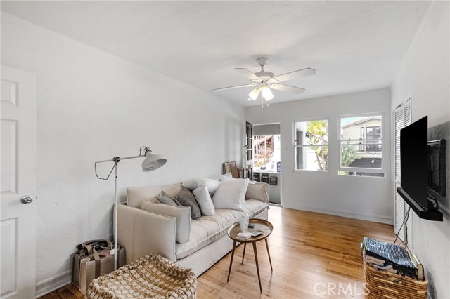 2468 Silverstrand Avenue, Hermosa Beach CA: https://media.crmls.org/medias/b710c200-091a-4fb3-9380-7352b67fb106.jpg