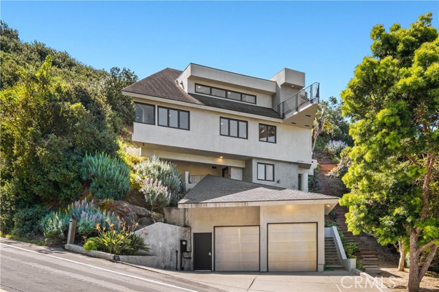 Detail Gallery Image 2 of 40 For 901 Summit Dr, Laguna Beach,  CA 92651 - 4 Beds | 3 Baths