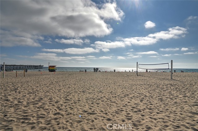 1300 The Strand, Hermosa Beach, California 90254, 1 Bedroom Bedrooms, ,1 BathroomBathrooms,Residential,Sold,The Strand,SB25153201