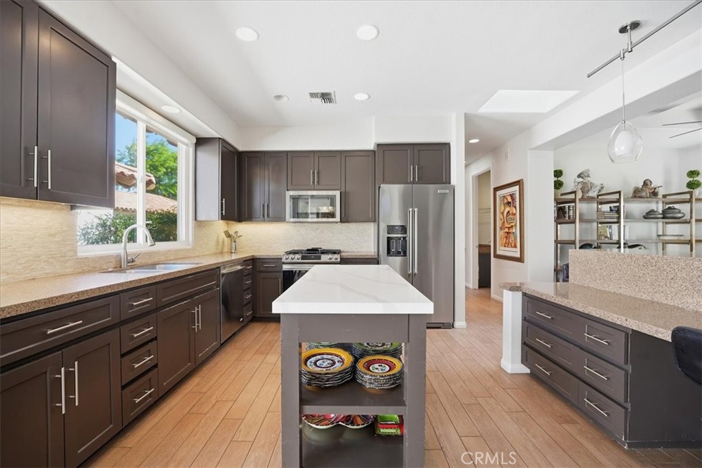 MLS #OC25246393 image #6