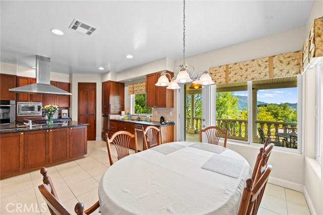 43845 Calle De Velardo, Temecula CA: https://media.crmls.org/medias/b712c1ee-6bab-44c7-b900-975b4f9cf64c.jpg