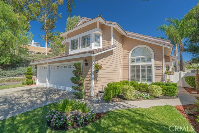 Detail Gallery Image 5 of 65 For 20019 Nutcracker Ct, Canyon Country,  CA 91351 - 4 Beds | 2/1 Baths