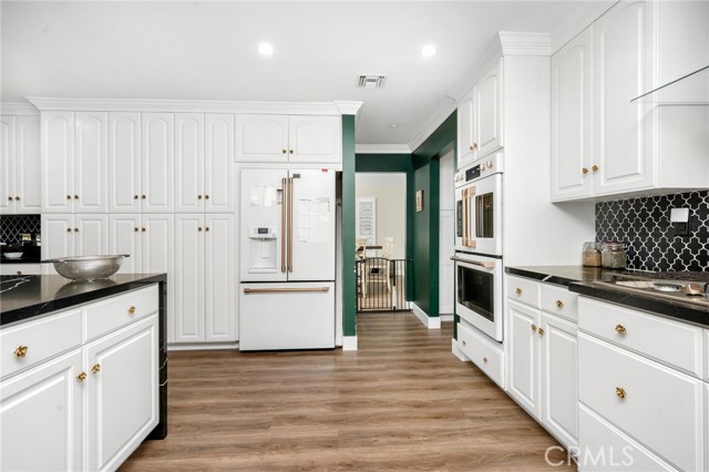 Detail Gallery Image 21 of 53 For 22455 Needles St, Chatsworth,  CA 91311 - 4 Beds | 3 Baths
