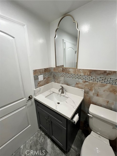 Detail Gallery Image 12 of 20 For 1073 1/2 W 112th St #1073 1/2,  Los Angeles,  CA 90044 - 2 Beds | 1 Baths