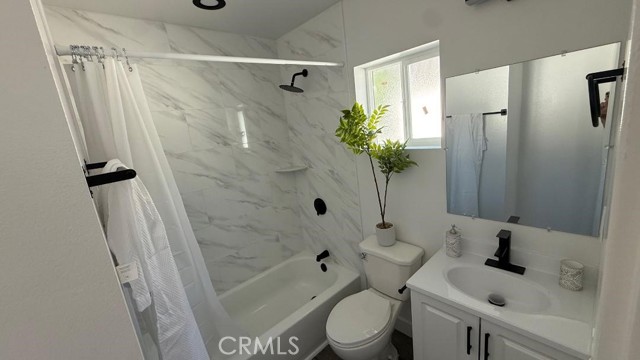 Detail Gallery Image 9 of 10 For 9412 Wilmington Ave, Los Angeles,  CA 90002 - 6 Beds | 4 Baths