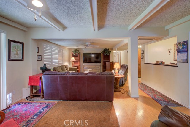 5900 Washington Road, Hughson CA: https://media.crmls.org/medias/b714823f-13c2-4745-a4b1-f65feb358779.jpg