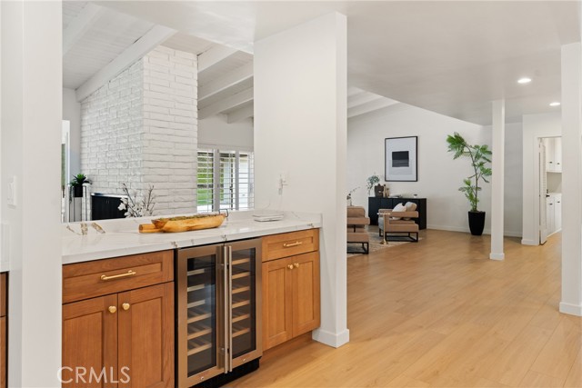 20217 Wells Drive, Woodland Hills CA: https://media.crmls.org/medias/b714948e-5ad8-41d2-aba7-2a5895ea6037.jpg