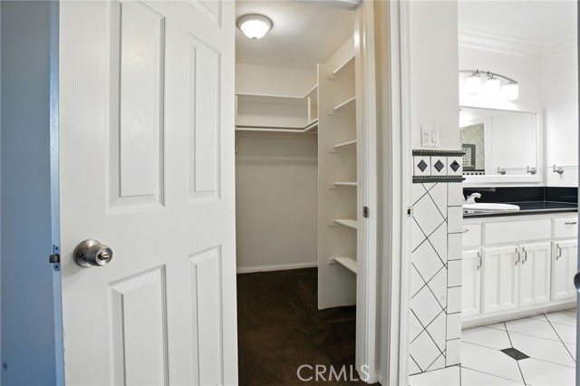 121 S Hope Street, Los Angeles CA: https://media.crmls.org/medias/b7155dd8-bd7a-4d4f-833c-89a9aa2bf119.jpg